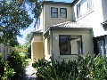 Air Conditioned Contemporary Style Villa - Across from Golf Course - 5 mins walk to Chevron Island Picture