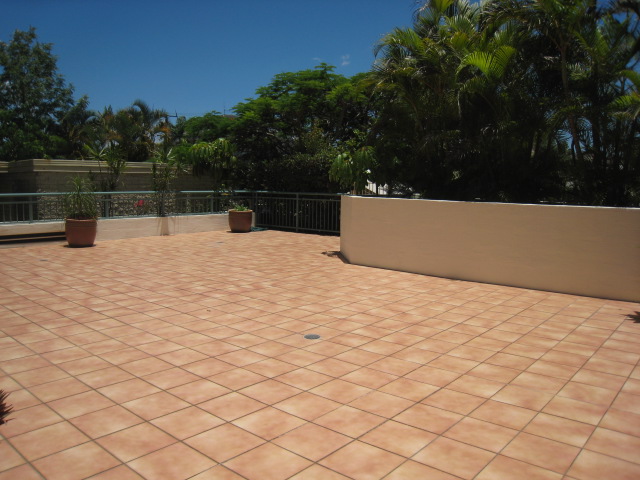 Secure Apartment with Air Conditioning! Available 30th Nov 09 - Open 01.10.09 @ 4pm & 08.10.09 @ 4pm Picture 3