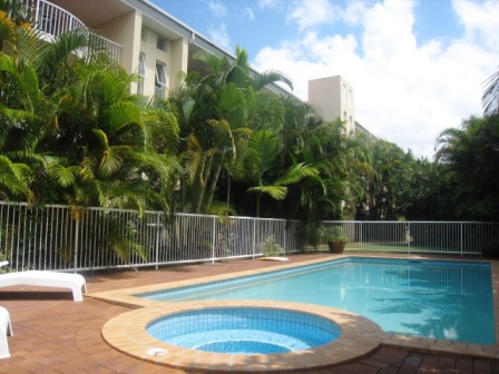 Sunny Chevron BIG Unit with POOL & SPA! Available 1st Dec 09 - Open 07.11.09 @ 12pm Picture 1