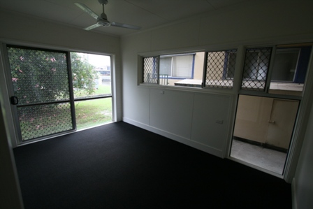 Superb Renovation! Spectacular Riverfront Views! Open 28.10.09 @ 4.20pm & 31.10.09 @ 11am Picture 3