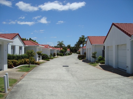 Secure! Spacious! Swimming Pool! Open 26.10.09 @ 5.20pm Picture 2