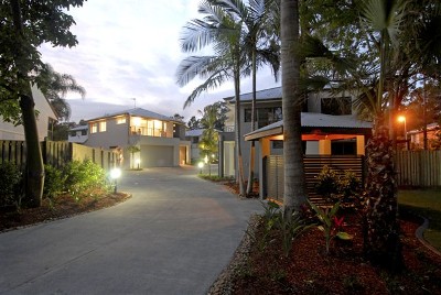 Stylish & Modern Villa - Close to Hospital, Shops & Transport!! Picture Stylish & Modern Villa - Close to Hospital, Shops & Transport!! Picture