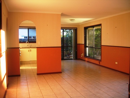 Neat and Tidy Duplex in Bundall - Great Price @ $280pw - Open 14.10.09 @ 3pm & 17.10.09 @ 1pm Picture 1