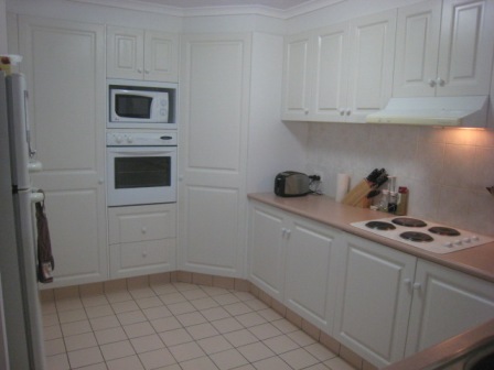 Sunny Chevron BIG Unit with POOL & SPA! Available 1st Dec 09 - Open 07.11.09 @ 12pm Picture 3