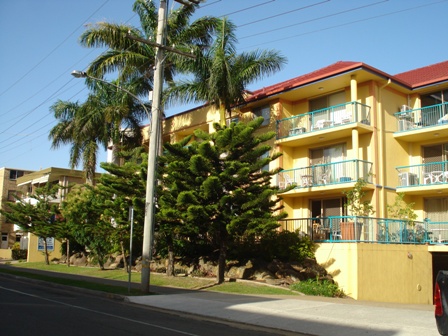 Resort Style Living - River Views Open 14.10.09 @ 10am Picture 3