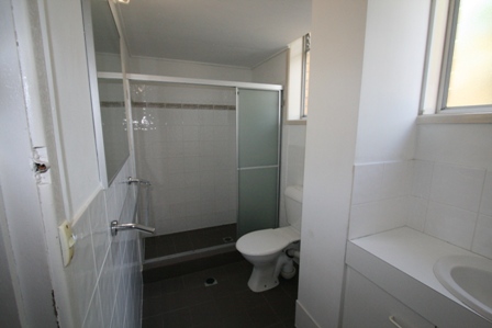 Everything at Your Fingertips - Modern Two Bedroom Unit - Open 19.11.09 @ 4pm & 21.11.09 @ 11am Picture 3