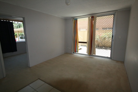 Everything at Your Fingertips - Modern Two Bedroom Unit - Open 19.11.09 @ 4pm & 21.11.09 @ 11am Picture 2