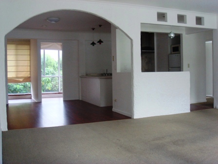 Surfers Apartment with Views! Open 12.11.09 @ 4pm & 14.11.09 @ 10.20am Picture 3