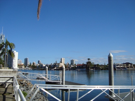 Enormous Waterfront Five Bedroom home! Open 26.11.09 @ 4.45pm & 28.11.09 @ 10.45am Picture 1