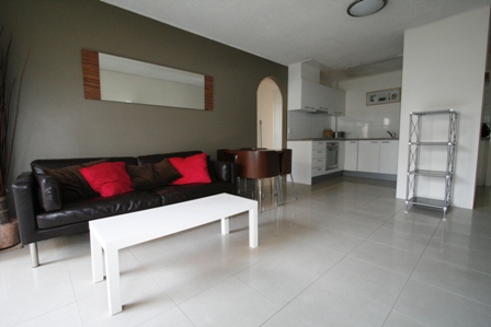 Race You to the Beach! - Stylish Fully Furnished Beachside Apt. Open 09.11.09 @ 3.30pm Picture 1