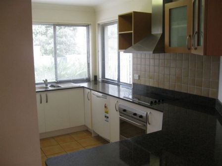 Air Conditioned Contemporary Style Villa - 5mins walk to Chevron -
Open 3.12.09 @ 5.20pm & 5.12.09 @ 12.20pm Picture 2