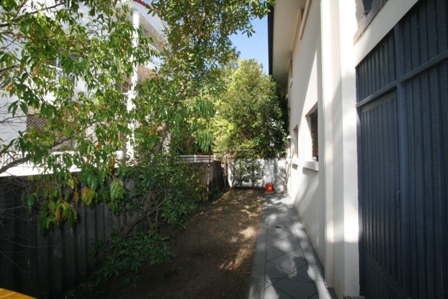 When Size is Important - Very Spacious Villa - Available 21st Jan 2010 - Open 19.12.09 @ 11am Picture 3