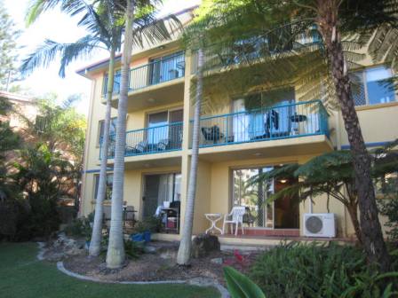 Living on the Waters Edge @ Only $360.00 pw - Aircond Fully Furnished Apartment - Available 1st February 2010 Picture 2