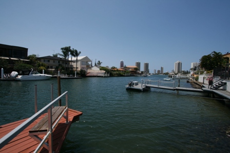 SUPERB Waterfront - SUPERIOR Quality - SENSATIONAL Location! Picture 1