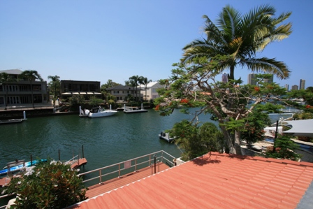 SUPERB Waterfront - SUPERIOR Quality - SENSATIONAL Location! Picture 1