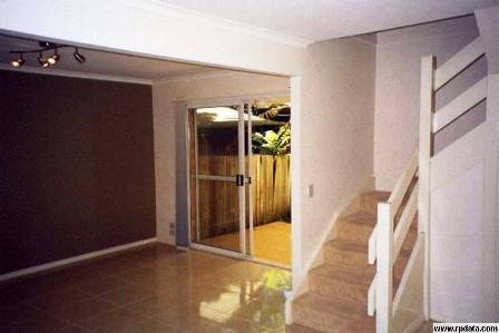 Quiet Leafy Complex - Available Late Jan 2010 Picture 3