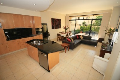Beautifully Presented Oversized Three Level Luxury Villa - Open 30.12.09 @ 4.00pm Picture