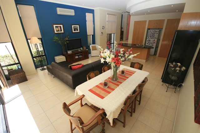 Beautifully Presented Oversized Three Level Luxury Villa - Open 30.12.09 @ 4.00pm Picture 2