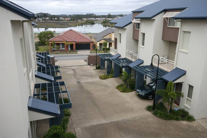 Ultra Modern tri-level Villa - Open 23.01.10 @ 12.10pm Picture 1