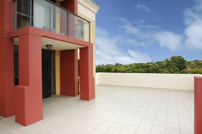 SUB PENTHOUSE! NORTH FACING! VIEWS! MASSIVE 230sqm APARTMENT! Picture