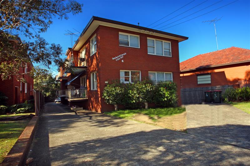 GREAT FIRST HOME OR INVESTMENT Picture 1