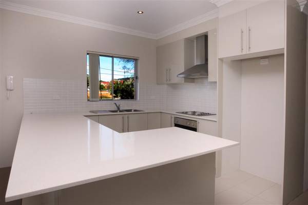 CONVENIENT LOCATION Picture 2