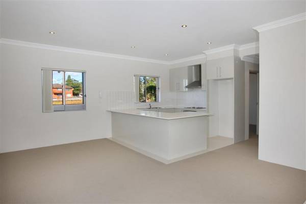 CONVENIENT LOCATION Picture 3