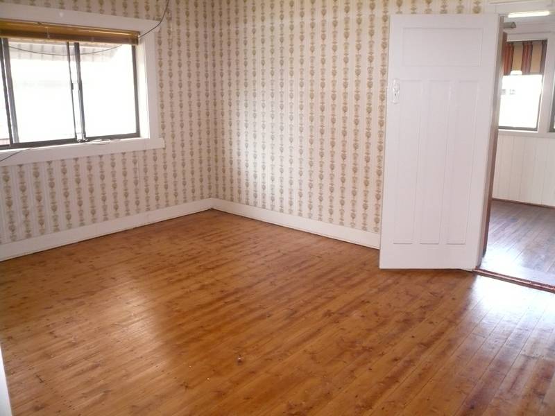 BE QUICK TO MAKE A MOVE Picture BE QUICK TO MAKE A MOVE Picture