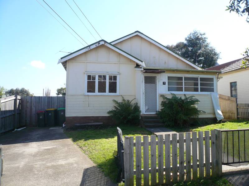 BUDGET BUSTER Picture 1