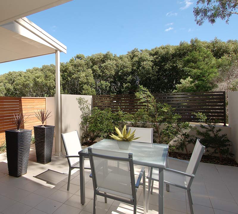 AS NEW HOME - WITH ALL THE GOODIES Picture 3