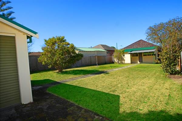 Classic Californian on Corner Block Picture 3