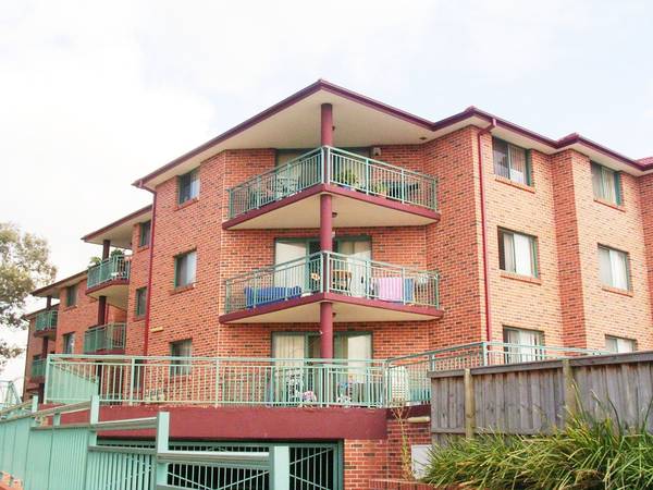 MODERN & LARGE Picture 1