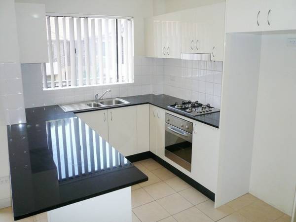 READY TO MOVE INTO - 4 BEDROOM UNIT Picture READY TO MOVE INTO - 4 BEDROOM UNIT Picture