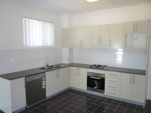 BRAND NEW SPLIT LEVEL UNIT Picture BRAND NEW SPLIT LEVEL UNIT Picture