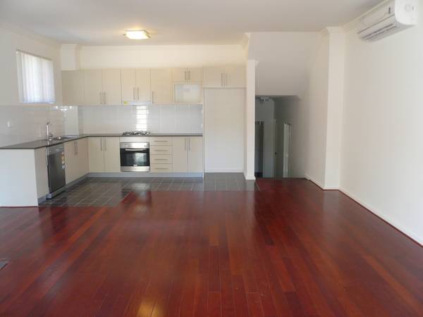 BRAND NEW SPLIT LEVEL UNIT Picture BRAND NEW SPLIT LEVEL UNIT Picture