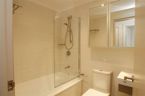 Executive North Sydney Living Picture 3