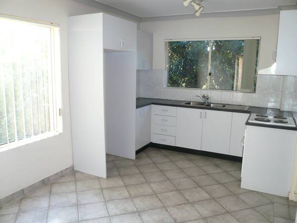 LARGE - SECURE - TILED FLOORS Picture