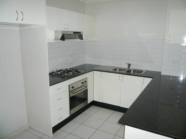 LARGE, MODERN & TILED Picture 2