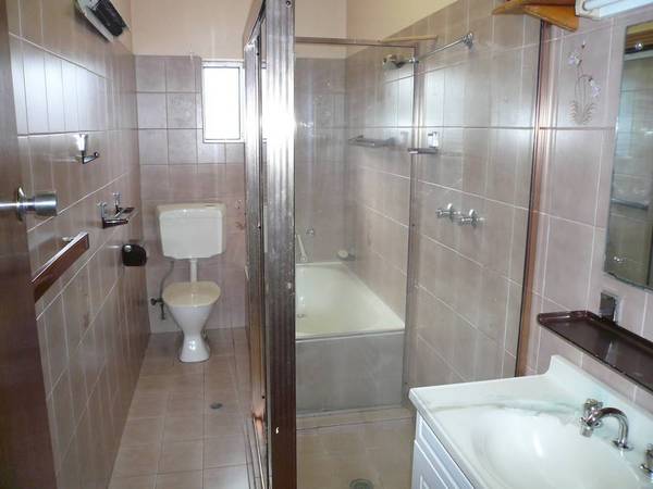 NICE HOME, HANDY LOCATION! Picture