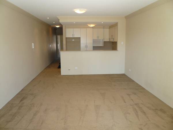 2 BED, 2 LEVEL, 2 BALCONY - 2 LUG - WALK TO STATION Picture 2 BED, 2 LEVEL, 2 BALCONY - 2 LUG - WALK TO STATION Picture