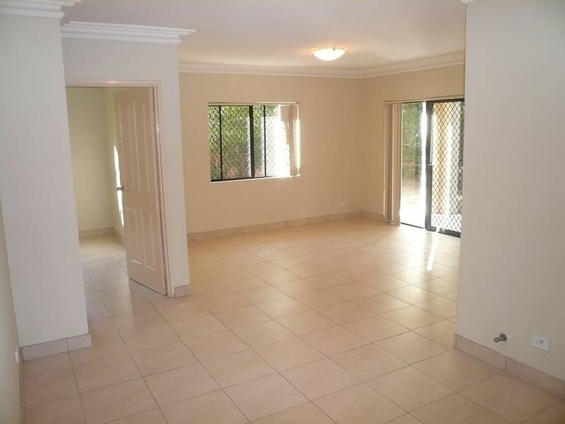 3 Bedroom with Garden Courtyard Picture 2