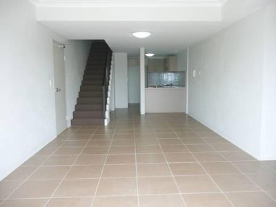 AS NEW 4 BED PLUS STUDY - ROOM TO MOVE Picture AS NEW 4 BED PLUS STUDY - ROOM TO MOVE Picture