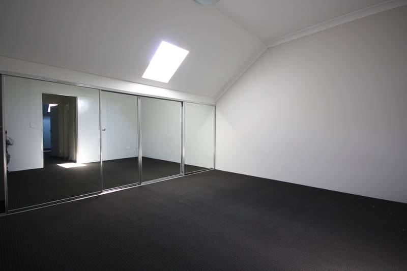 AS NEW, WALK TO STATION, TILED FLOORS Picture 3