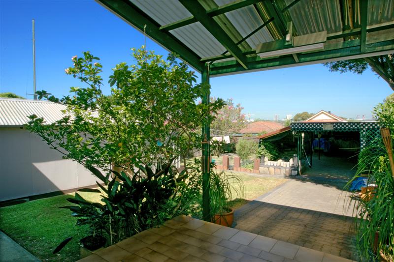 Quiet, Private & Convenient - Genuine Vendor Committed Elsewhere Picture 1