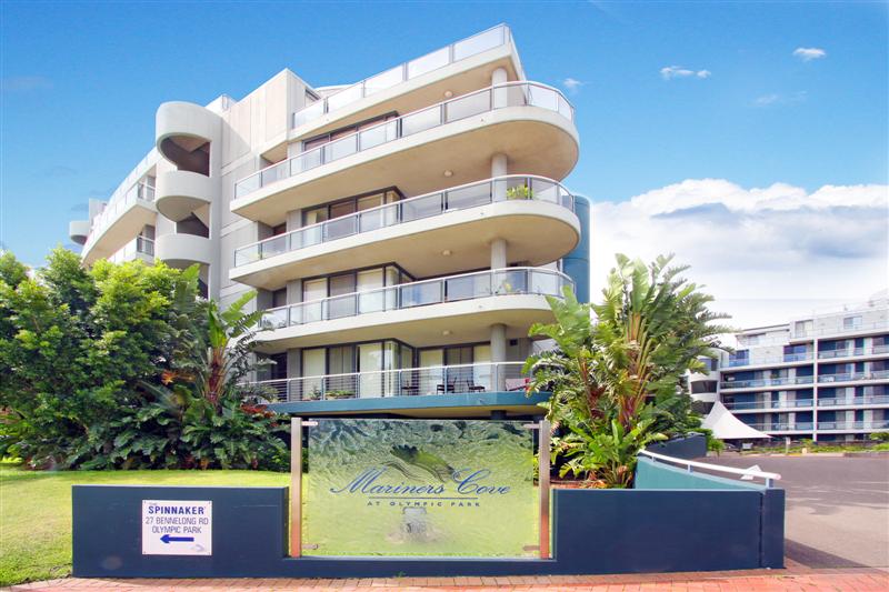 MAGNIFICENT IN MARINERS COVE Picture 1