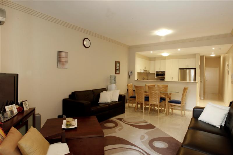 Amazing Townhouse Style Boasting 150sqm Picture 2