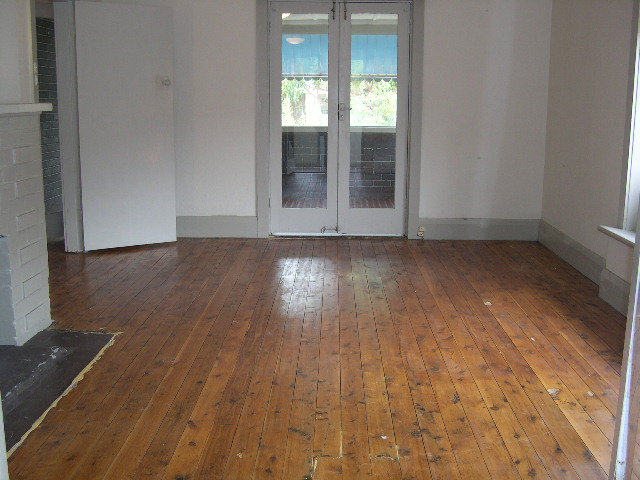 Cosy home in quiet street Picture