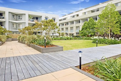 SPLIT LEVEL IN BELLAGIO! Picture