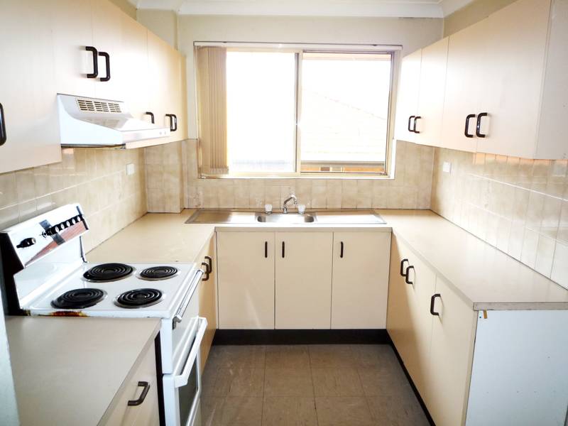 SUPER SPACIOUS AND CONVENIENT Picture 2