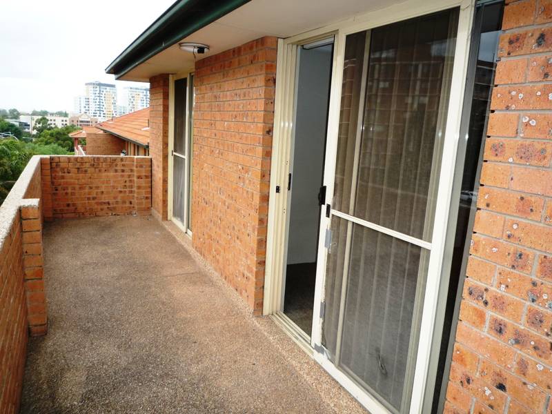 SUPER SPACIOUS AND CONVENIENT Picture 3